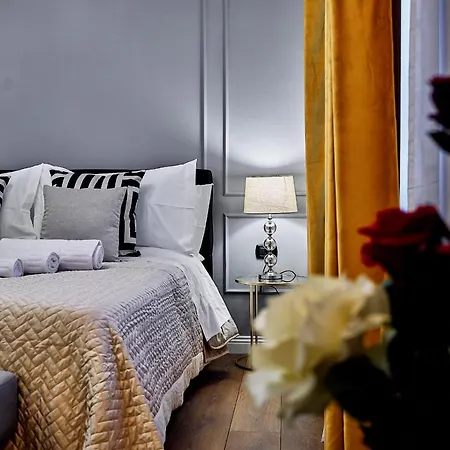 Апартаменты Chiclife - Lilienblum Chic Borgo Santa Caterina